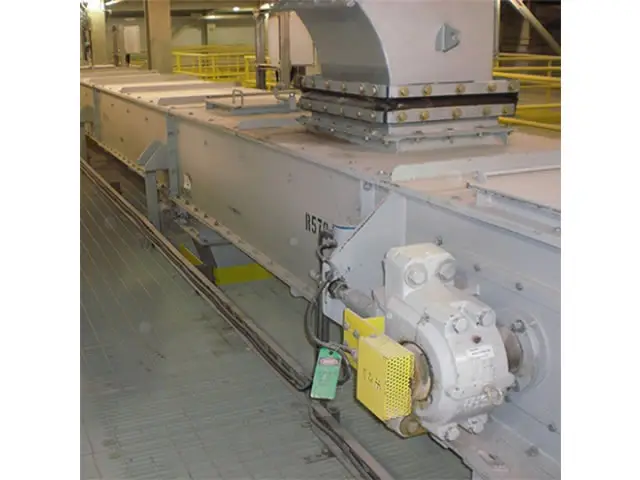 En-masse conveyor
